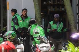 Fleksibilitas dan Akses Mudah: Ojek Online Jadi Pilihan Utama Anak Muda di Tengah Ketidakpastian Ekonomi