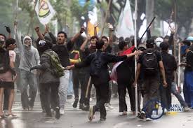 Terdakwa Demo Agustus Mengaku Dipukuli dan Diteriaki Koruptor Saat Proses Penangkapan