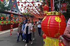 Lorong Lampion hingga Pohon Angpao Semarakkan Perayaan Imlek di TMII Hari Ini