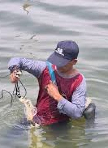 Nasib Nelayan Marunda: Bertahan di Tengah Kepungan Polusi dan Cuaca Ekstrem