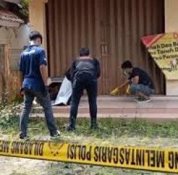 PENEMUAN MAYAT PRIA TANPA IDENTITAS DI DEPAN RUKO KAWASAN KOJA