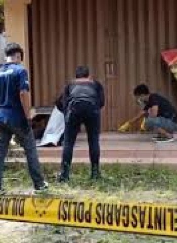 PENEMUAN MAYAT PRIA TANPA IDENTITAS DI DEPAN RUKO KAWASAN KOJA