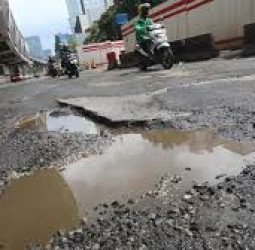 EVALUASI PERBAIKAN JALAN RUSAK DI JAKARTA YANG DINILAI BELUM MENYENTUH AKAR PERMASALAHAN