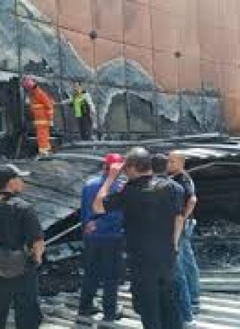 Penampakan Mal di Cibubur yang Terbakar, Bagian Depan Hangus