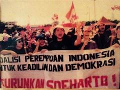 Alarm Kemunduran Demokrasi Lokal di Indonesia
