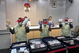 Temuan Koper Berisi Rp 5 Miliar Seret Pejabat Bea Cukai ke Penjara