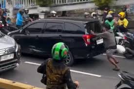 Sopir Calya Lawan Arah di Gunung Sahari Mengaku Tak Tahu Ada Senjata Tajam di Mobil