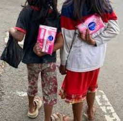 Dampak Tersembunyi di Balik Jualan Tisu, Pakar Ingatkan Risiko Mental Anak Jalanan